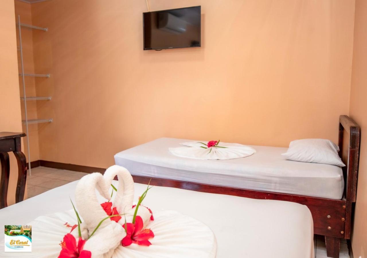 Hotel Y Cabinas El Coral Jacó Extérieur photo