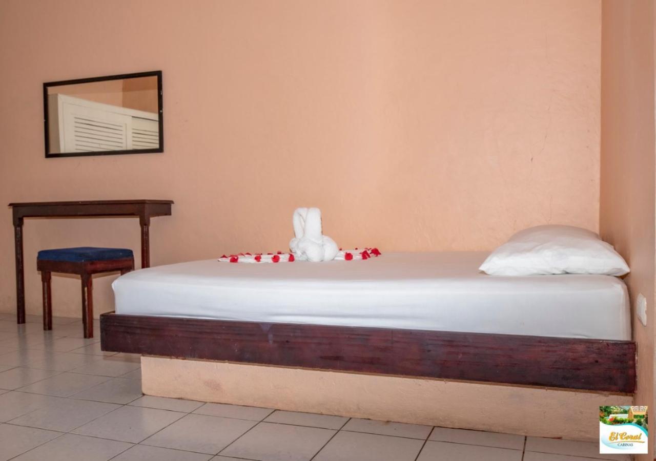 Hotel Y Cabinas El Coral Jacó Extérieur photo