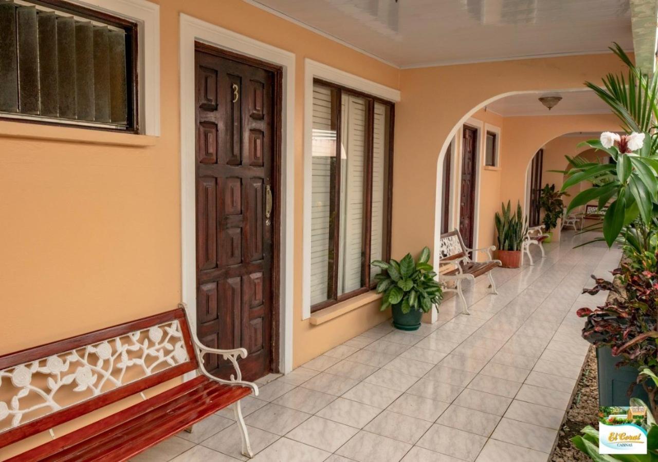 Hotel Y Cabinas El Coral Jacó Extérieur photo