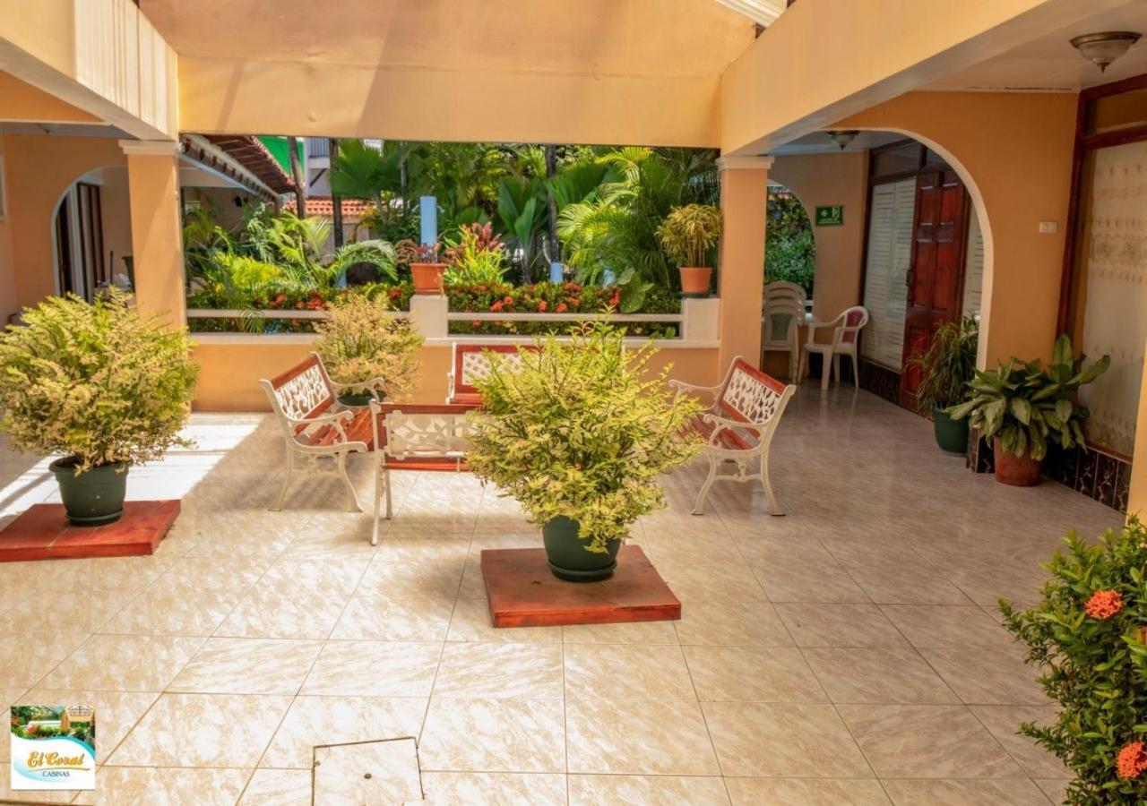 Hotel Y Cabinas El Coral Jacó Extérieur photo